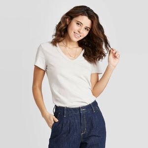 universal thread BEIGE tee